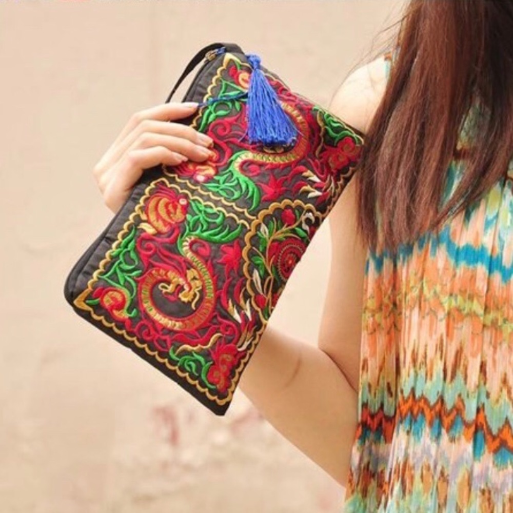 Retro Embroidered Clutch Wristlet